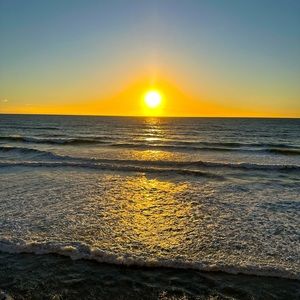 Clearing out my closet! I have some gems! Come browse!